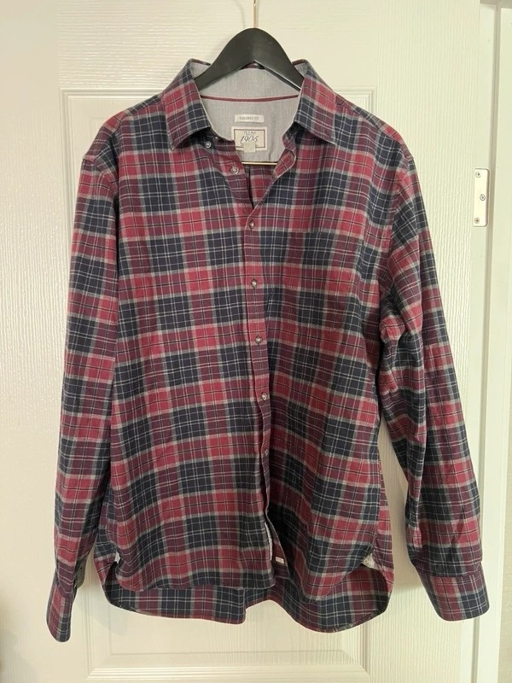 Lightweight Plaid Button-Up Shirt - Red & Navy